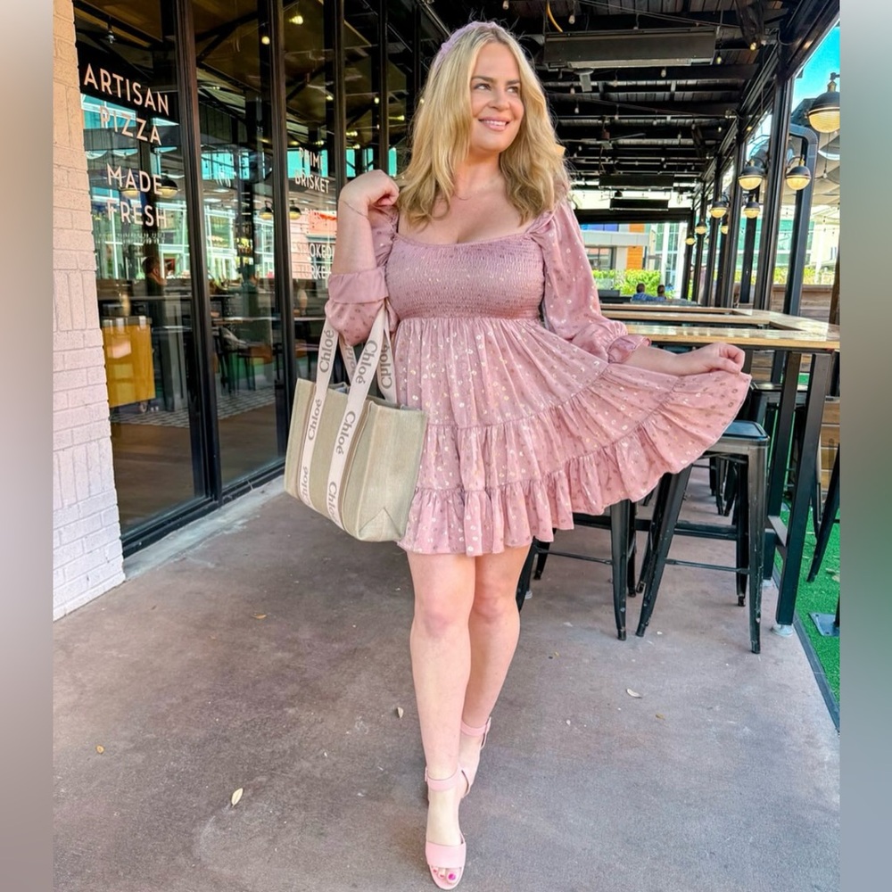 🌸 Vici Smocked Metallic
Babydoll Dress🌸